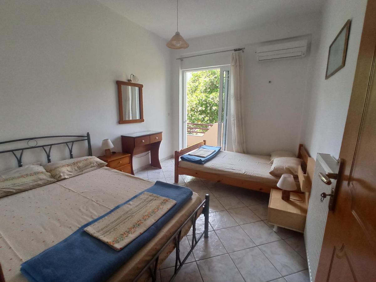 Happy Days Apartment Тірос Екстер'єр фото